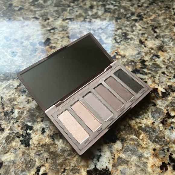 Urban Decay Makeup Urban Decay Naked2 Basics Eyeshadow Palette